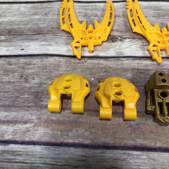 LEGO Bionicle Toa Mata Nui Warriors 8998 Pieces Parts Technic Weapons, Covers - Picture 4 of 9